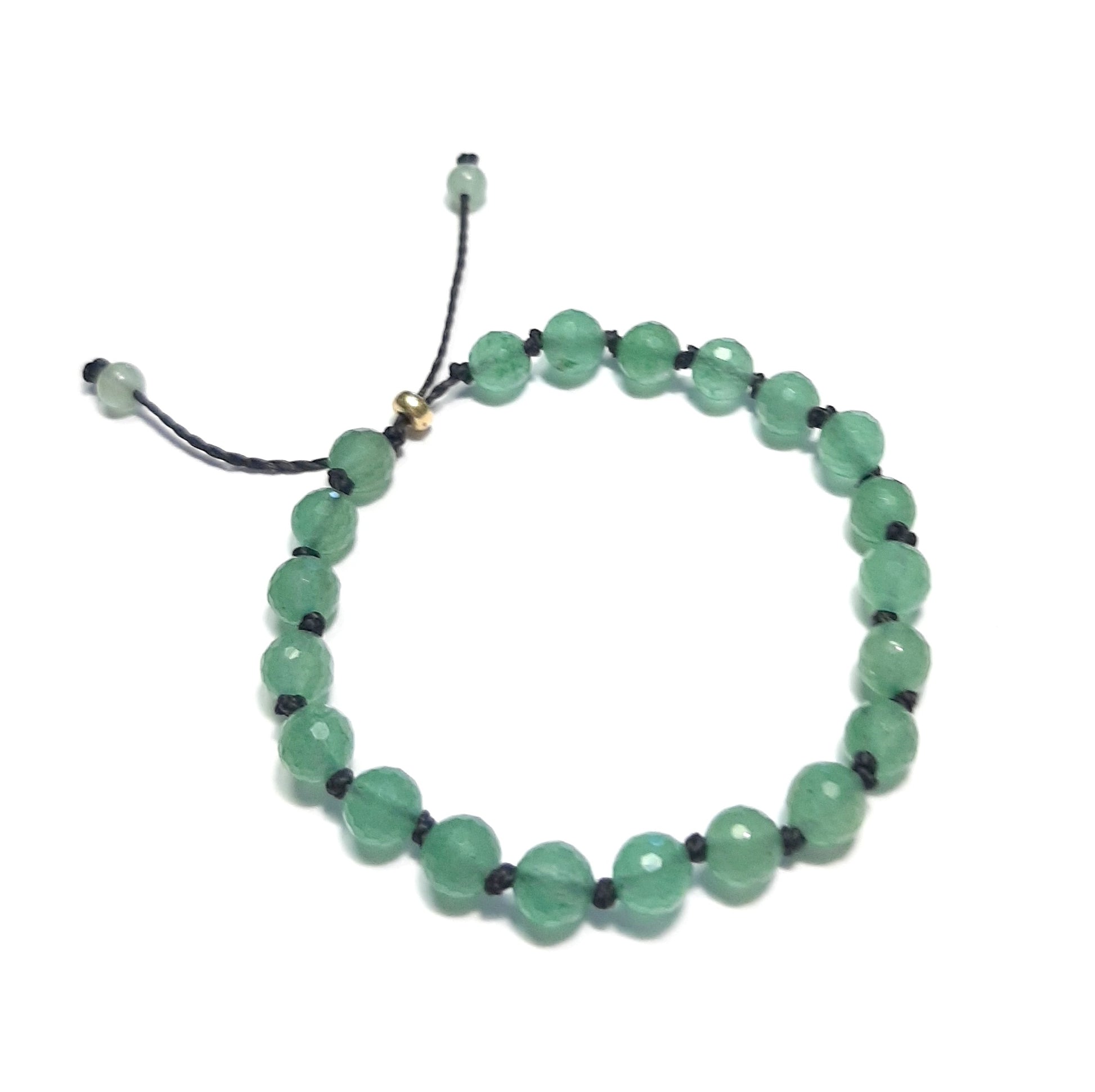 Bracelet artisanal en pierre verte naturelle, style délicat. Idée cadeau femme.