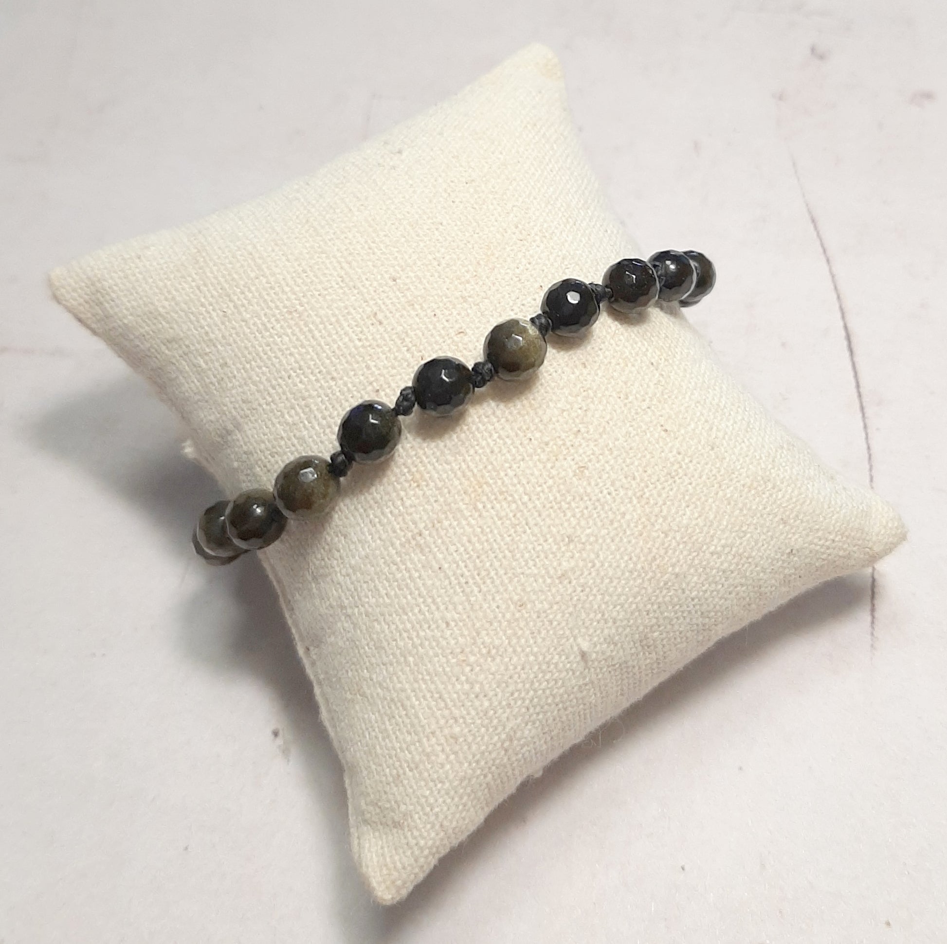 Bracelet unisexe Obsidienne dorée, symbole de force intérieure et d’ancrage