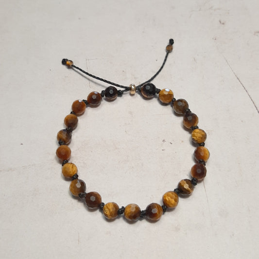 Bracelet réglable en Œil de Tigre naturelle sur fil de coton ciré. Idée cadeau femme.
