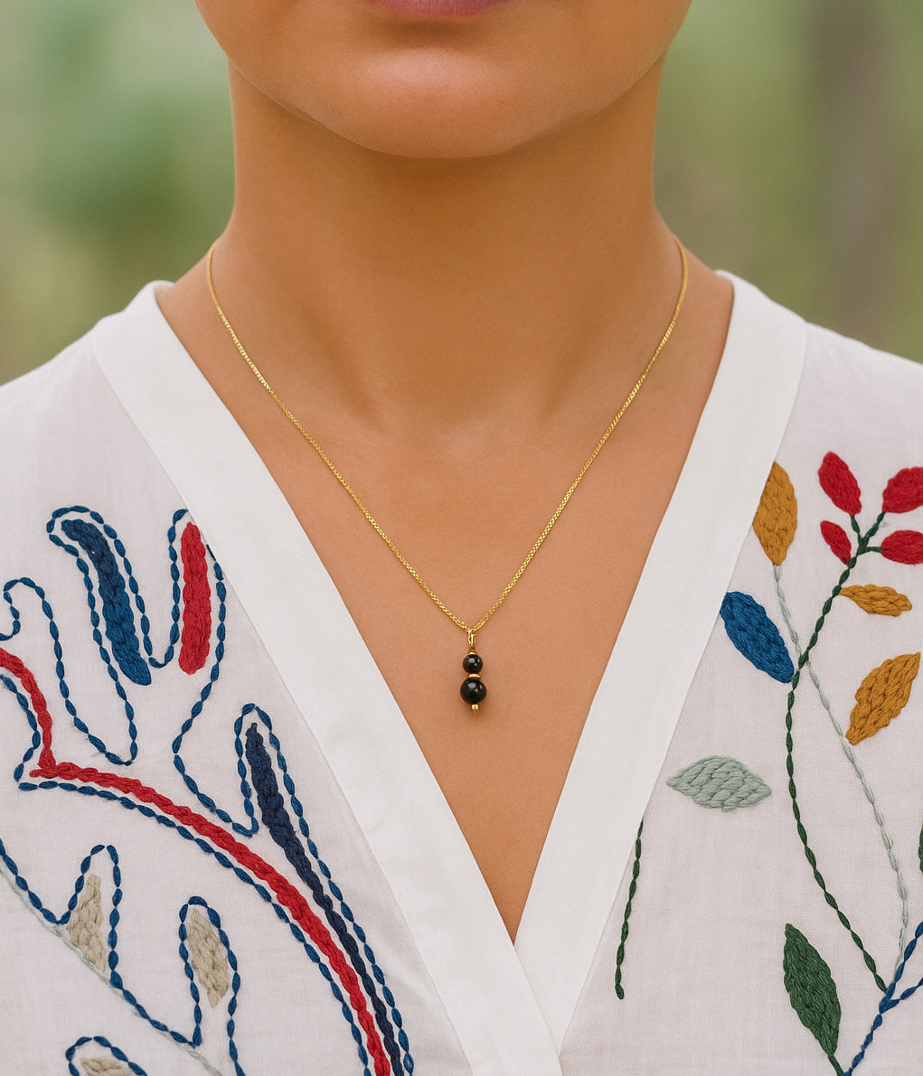 Collier ras du cou en Onyx et argent 925 doré.