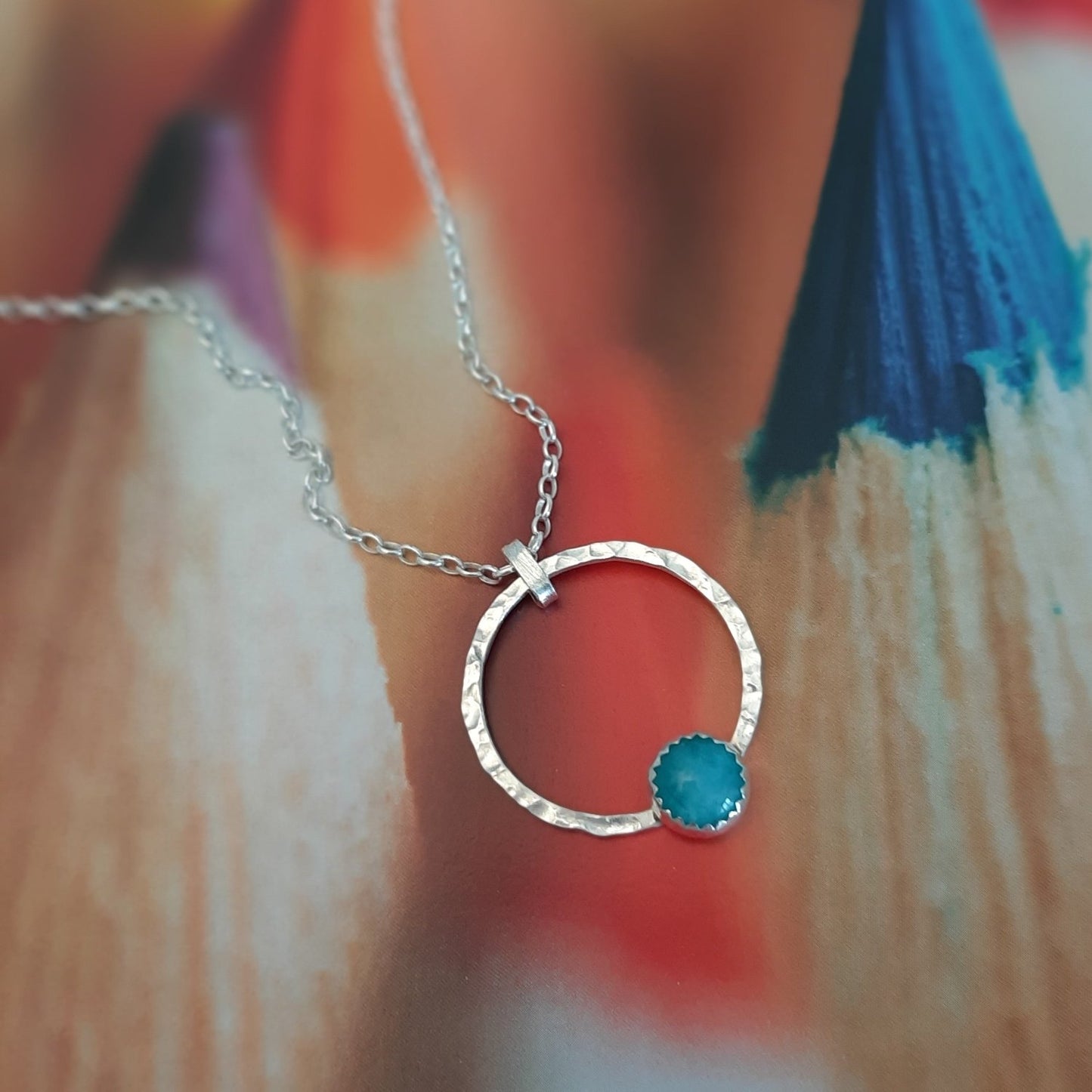 Sautoir en Argent Massif avec Pendentif Rond Martelé et Pierre d'Amazonite