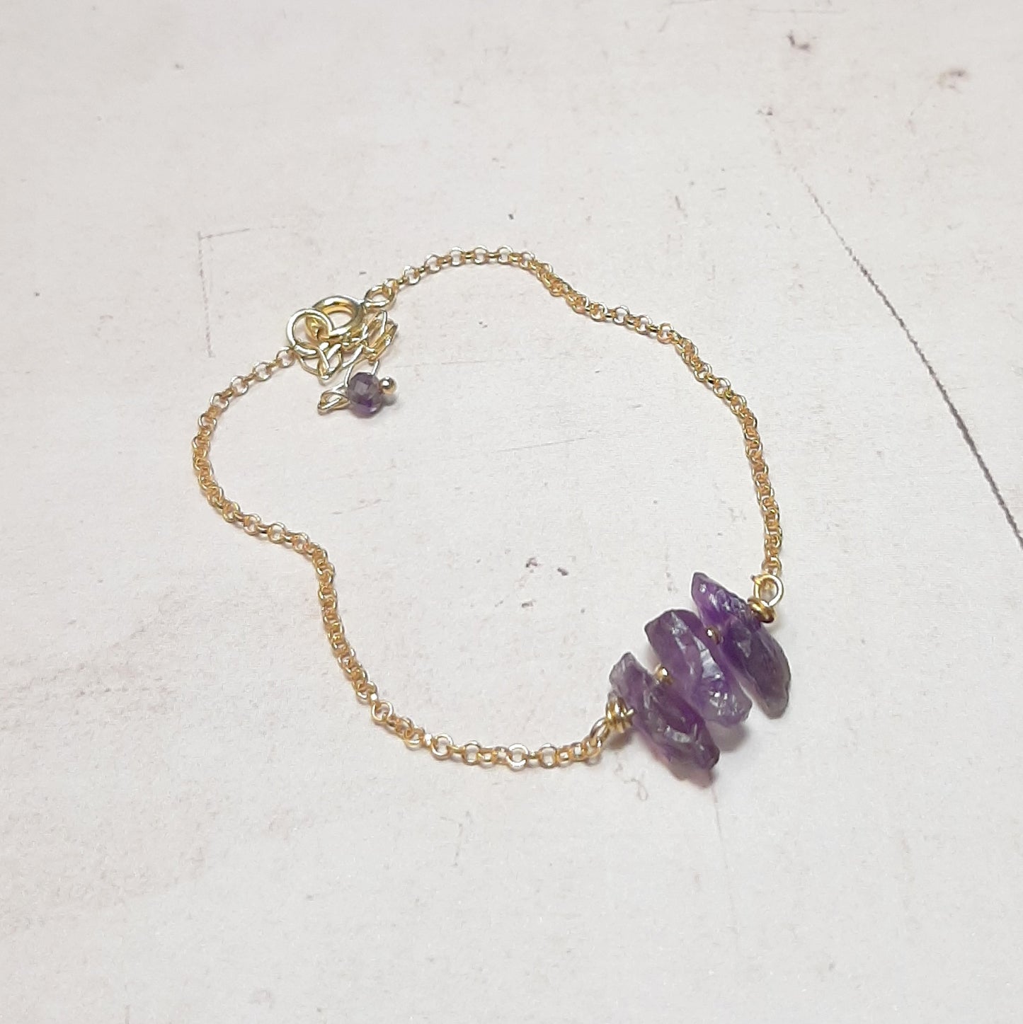Bracelet chaîne doré améthyste