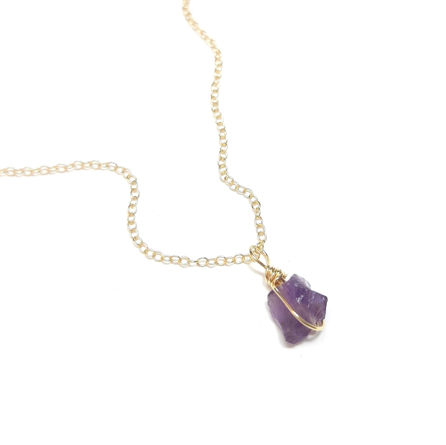 Collier en Argent Doré avec Améthyste Brute - Cristal Naturel et Éthique.
Pierres baroques, pierre de naissance, cristal brut, pierre naturelle, collier cristal, collier femme, Pendentifs pierres brutes