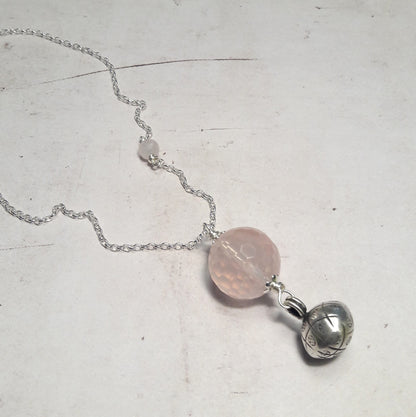 bijou de grossesse bola en argent 925 et pierre de quartz rose, bijoux pour femmes enceintes.