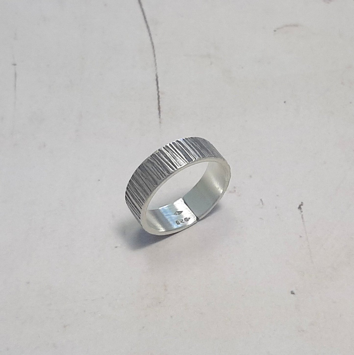 bague unisexe ouverte en argent massif patiné, légèrement réglable