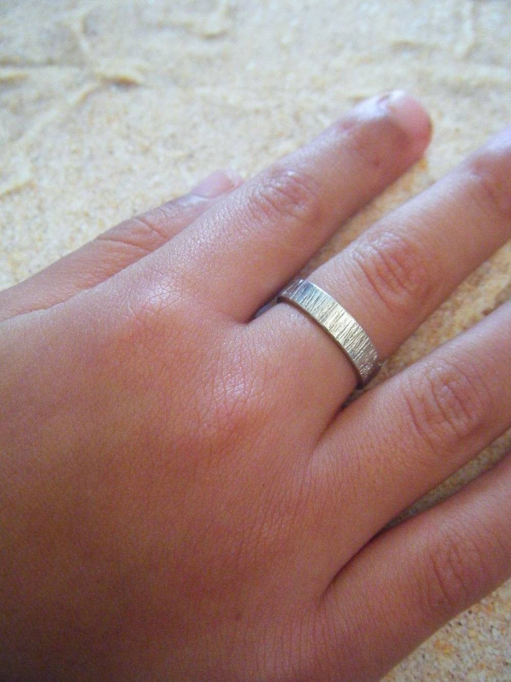 Bague à message pour femme ou homme.