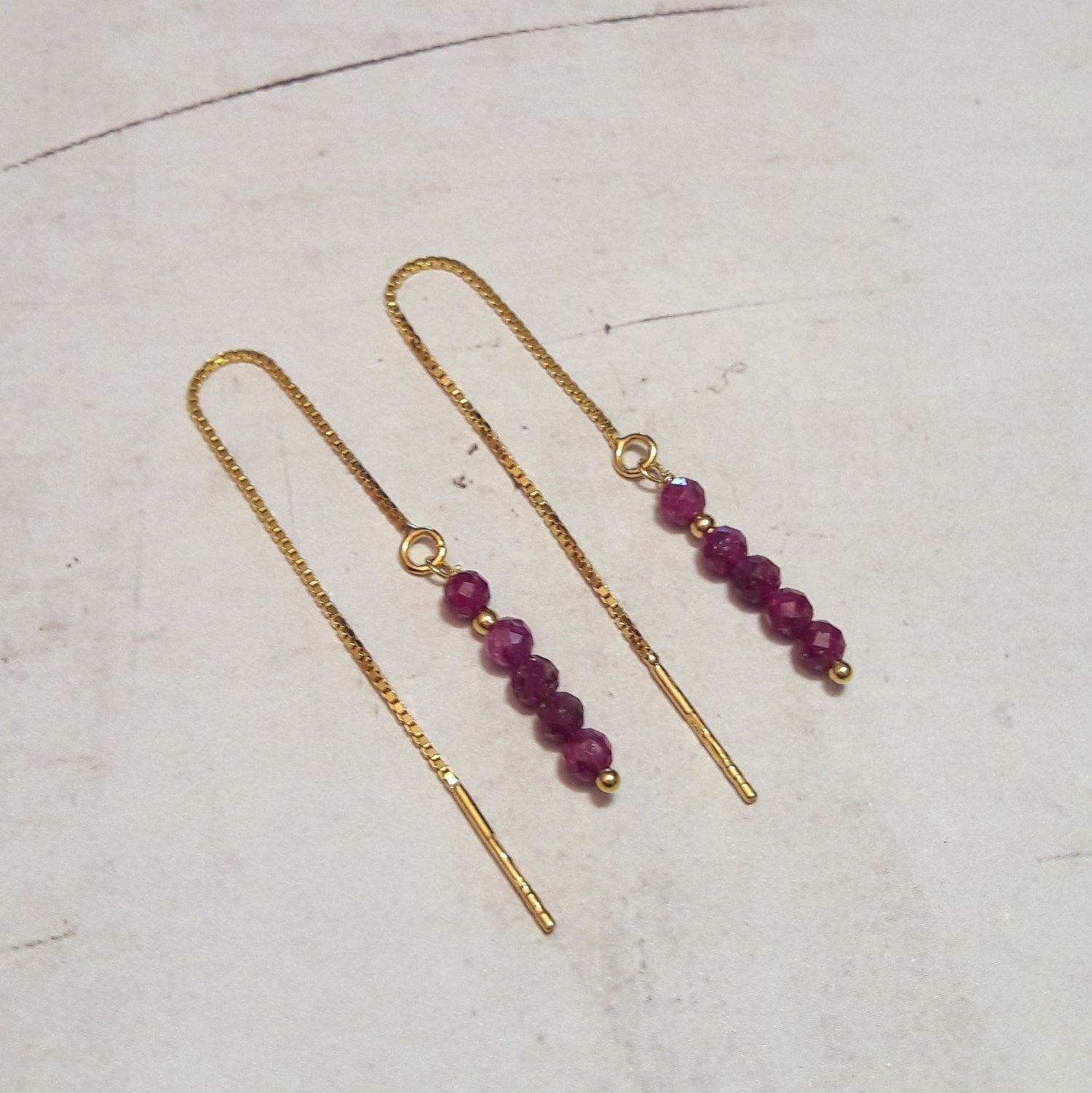 Boucles d’Oreilles Traversantes en Argent 925 et doré  et pierres fines: Rubi.