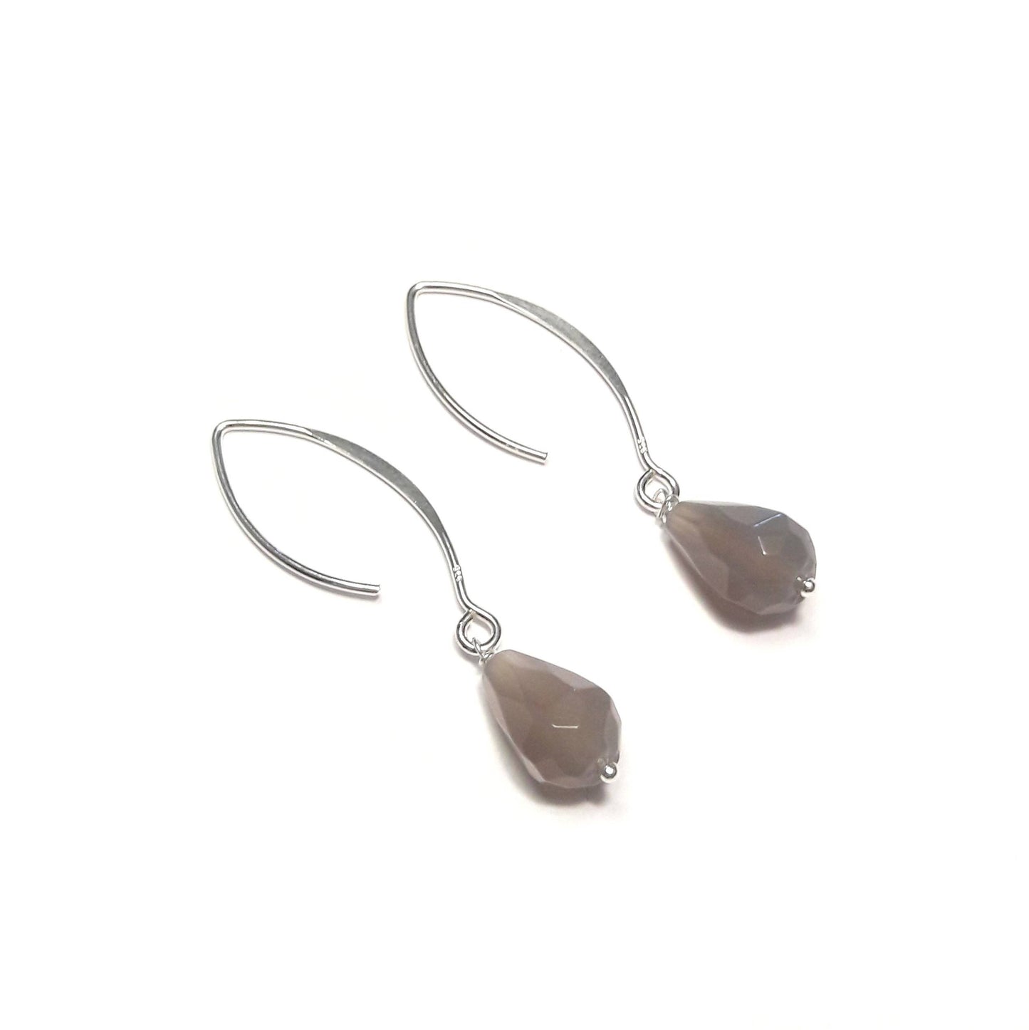 boucles d’oreilles crochets longs en argent et pierres naturelles en forme de goutte, agate grise