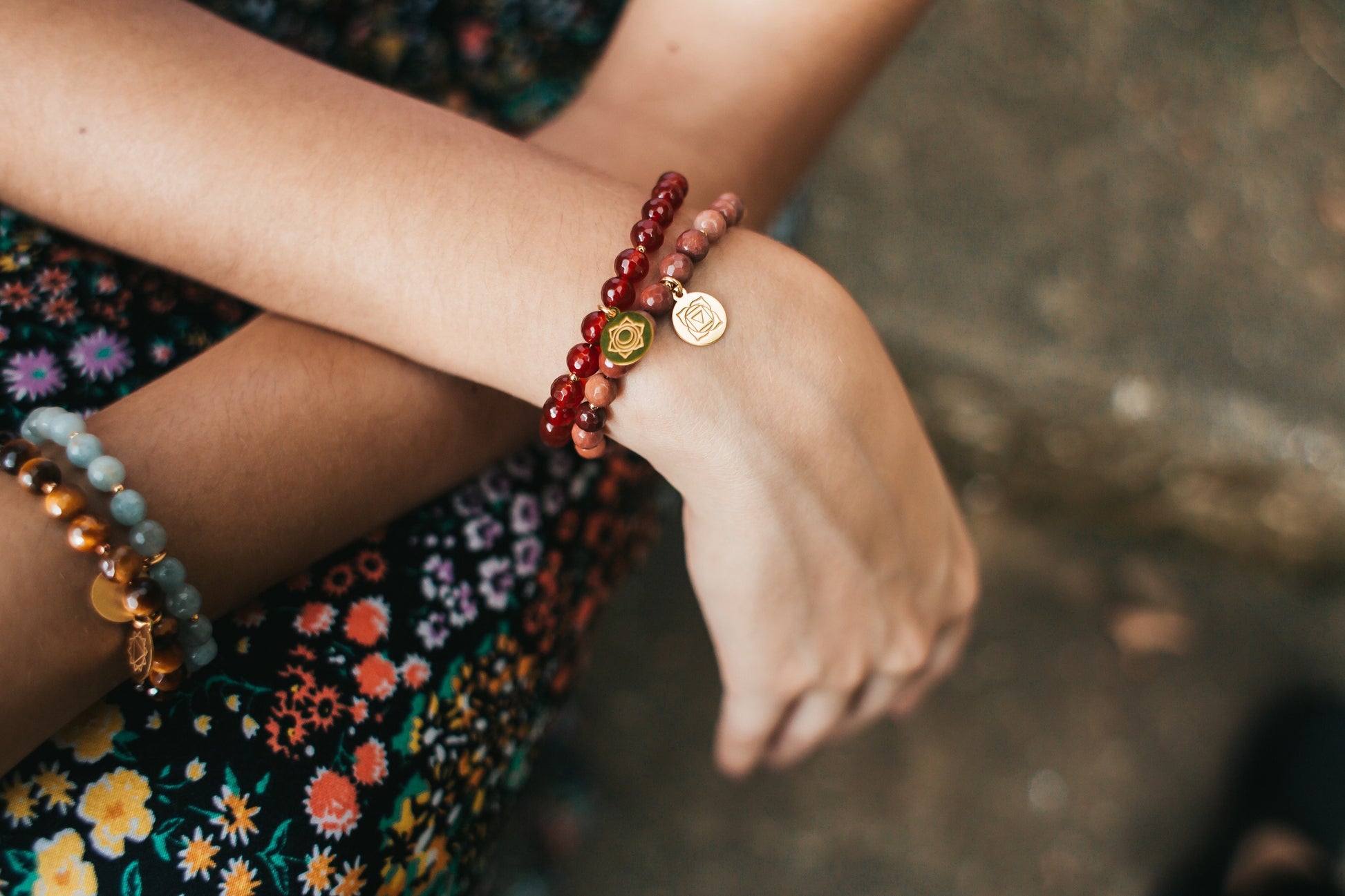 Découvrez ici nos bijoux liés au chakra . bracelet en cornaline, argent 925 doré, chakra Svadhisthana, bijoux chakras, énergie émotionnelle, bracelet chakra sacré, pierre naturelle.
Ces bracelets sont confectionnés avec de vraies pierres naturelles traditionnellement utilisées dans l'ouverture et l'équilibre des chakras.