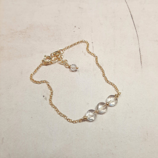 Bracelet en pierre naturelle de cristal de roche- Bijou fait main en  argent doré