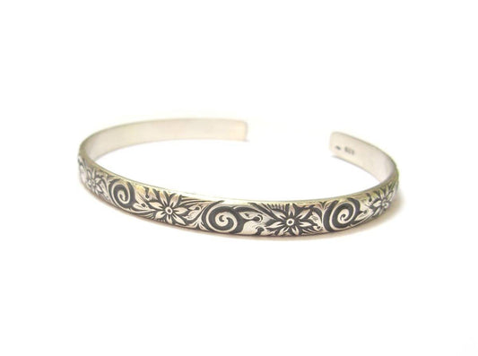 Bracelet ethnique femme en Argent Massif 925 – Jonc rigide gravé à la main – Bijou artisanal bohème chic – Livré dans un écrin cadeau prêt à offrir
