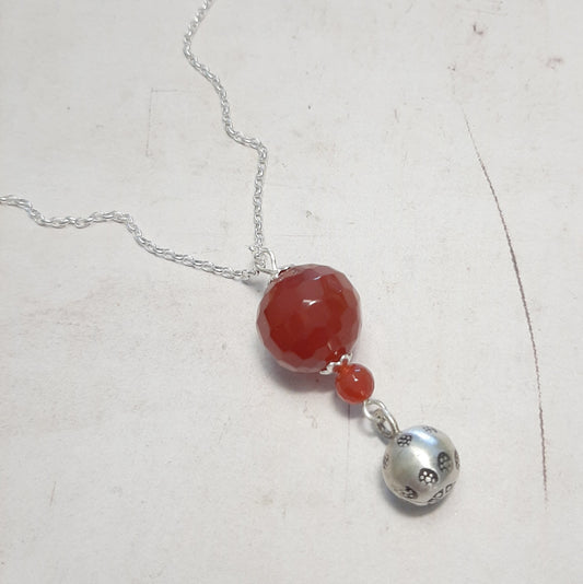 Bola de grossesse en argent 925 et cornaline naturelle – vue principale – Andréa Chereau