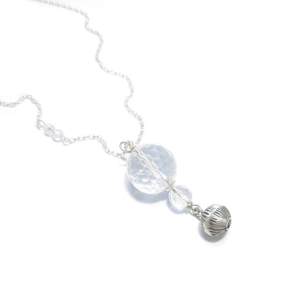 détail bola argent 925 cristal de roche, pendentif bola sonore argent 925