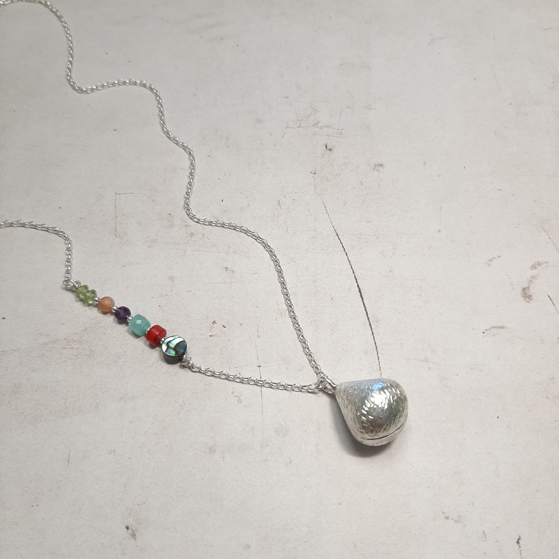 Pendentif bola de grossesse argent 925 avec pierres naturelles