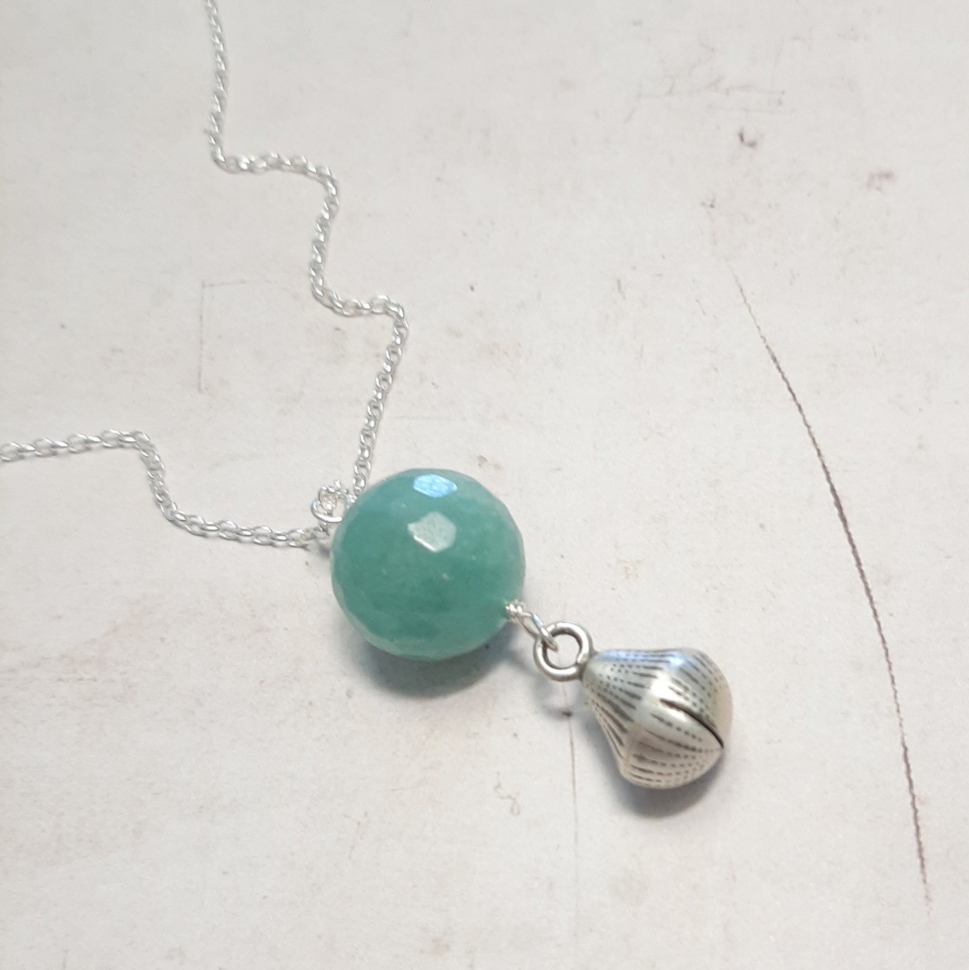 collier grossesse pierre naturelle quartz bleu