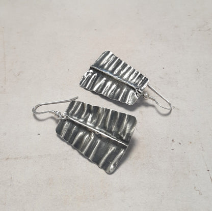 boucles d'oreilles en argent massif, design feuille, texture organique
