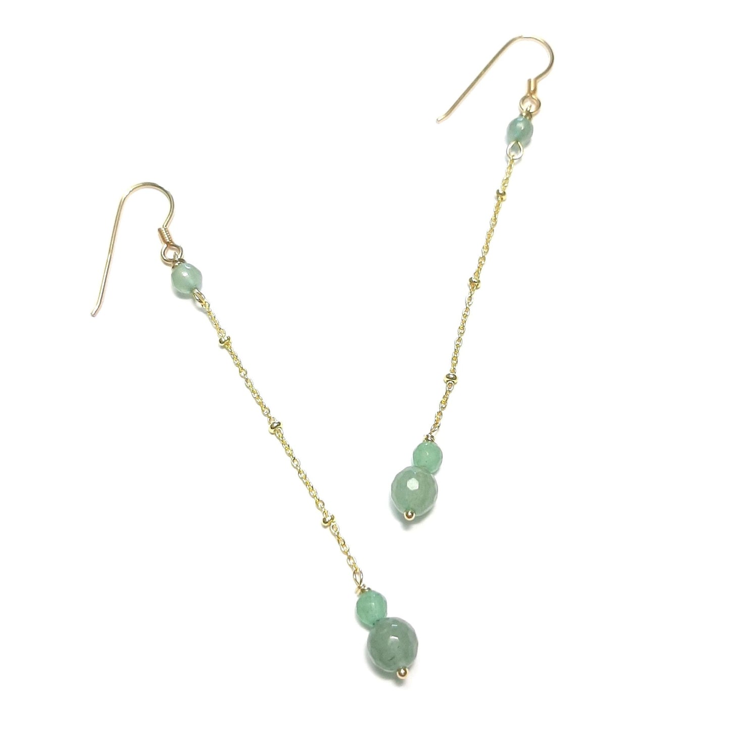 Boucles d'oreilles chaines longues et délicates en argent 925 doré, et pierres naturelles aventurine.