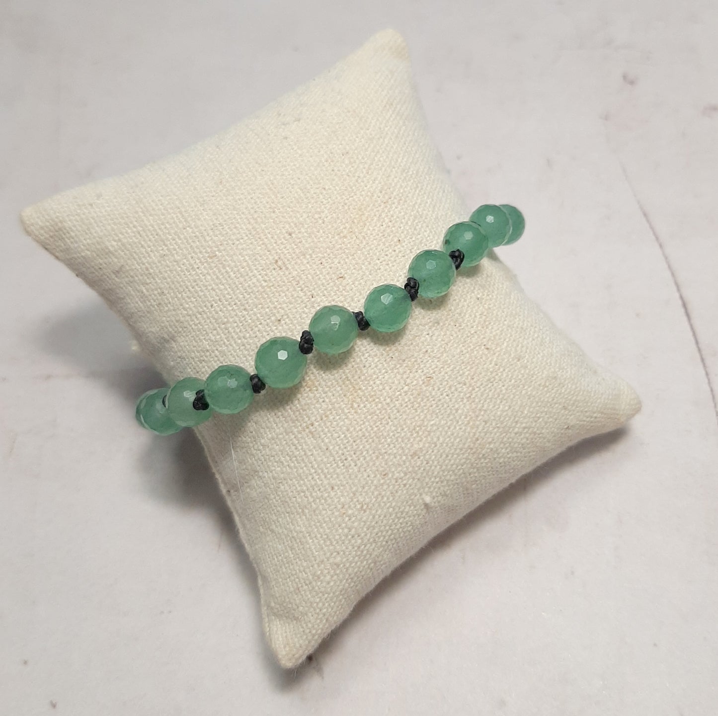 Bijou minimaliste vert apaisant, pierre de chance et de sérénité