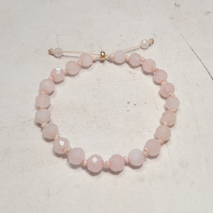 Bracelet réglable en Quartz Rose naturelle sur fil de coton ciré