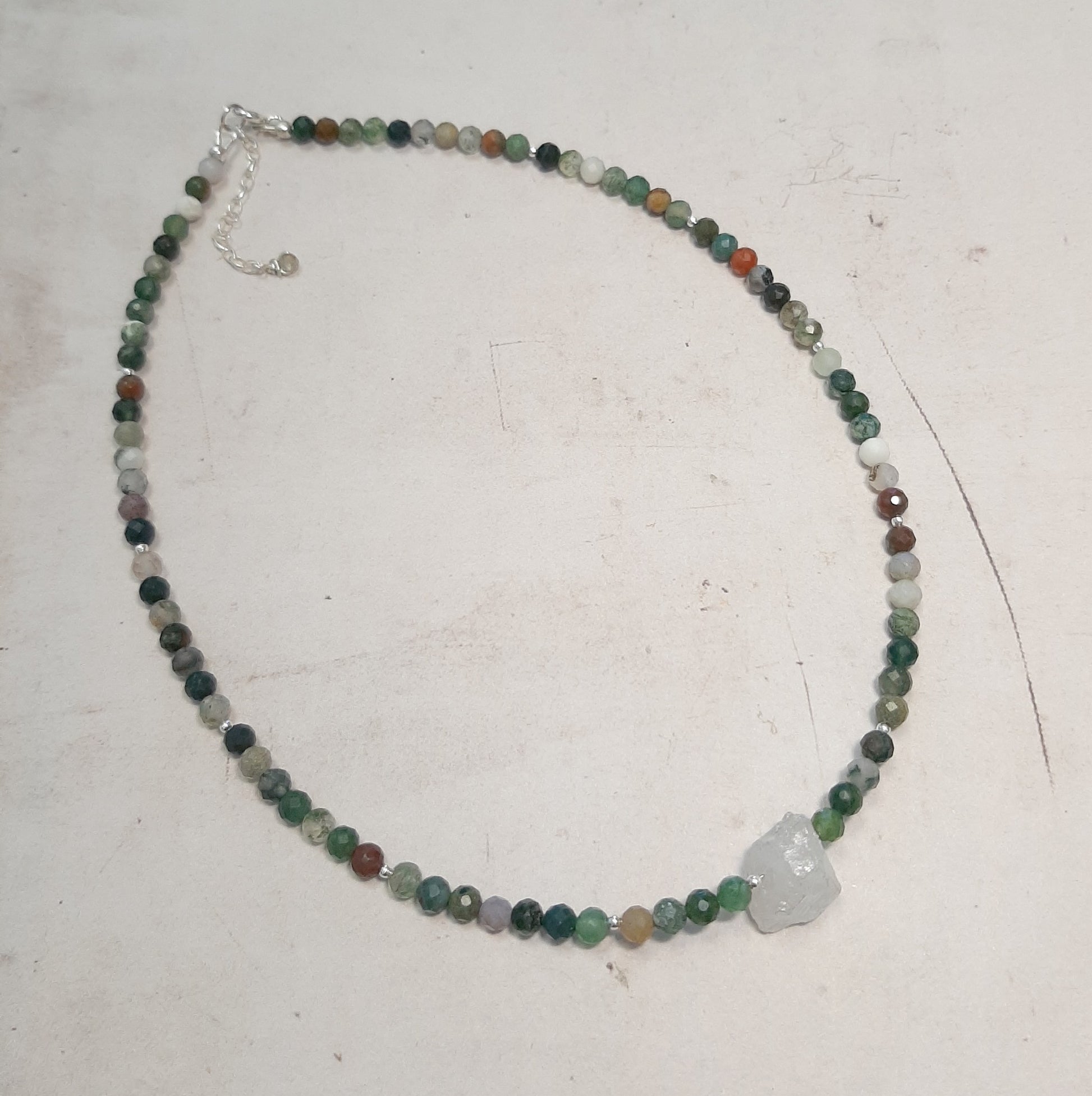 pierre agate mousse naturelle verte,
collier pierre naturelle artisanale argent massif