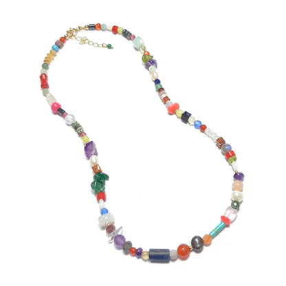 Collier arc-en-ciel en pierres semi-précieuses – bijou bohème élégant