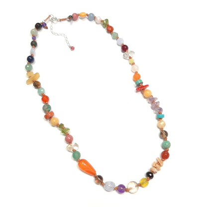 détail pierres naturelles agate cornaline améthyste lapis jaspe