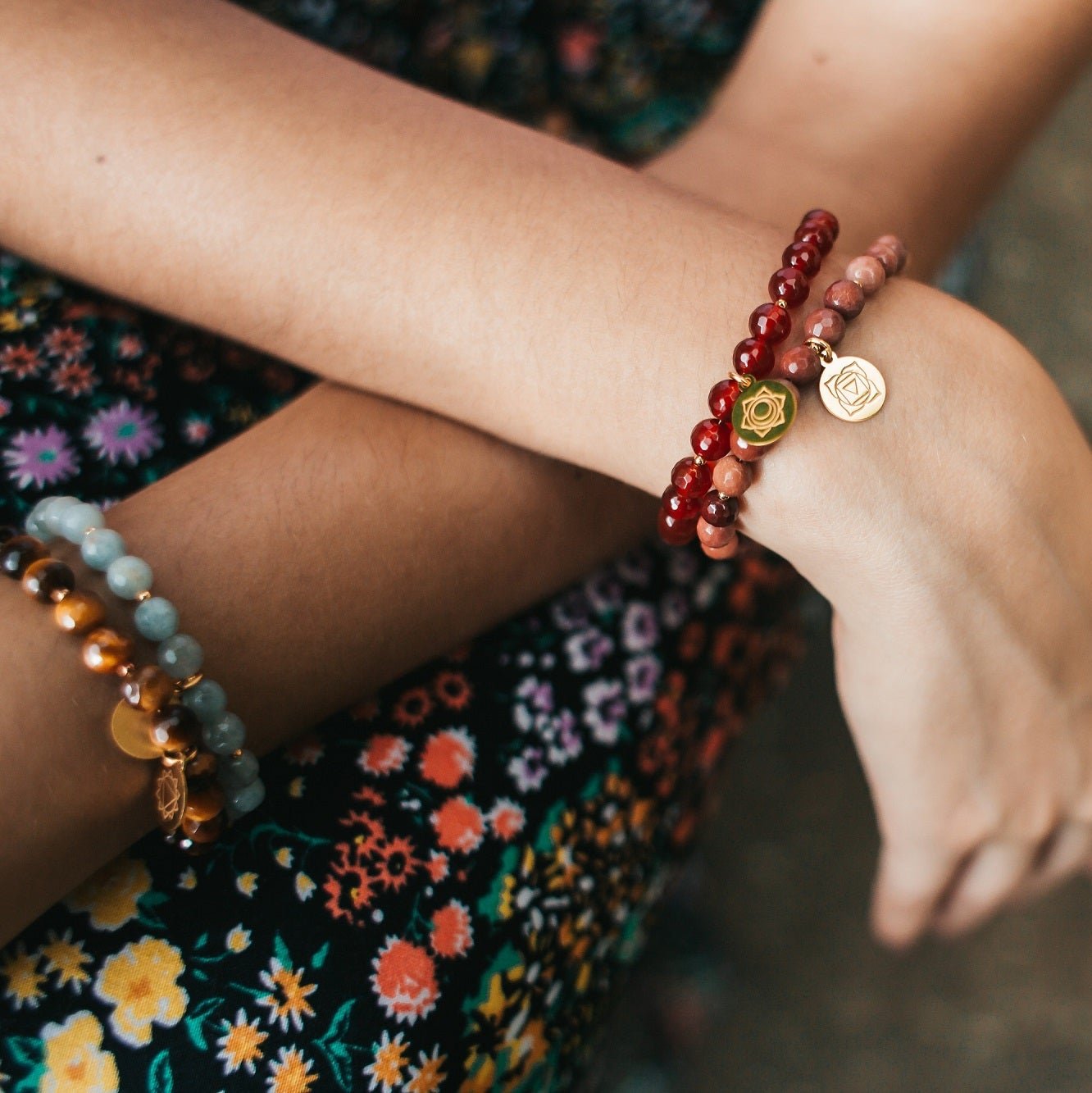 Bracelet en pierres naturelles avec breloques chakra, argent fi doré