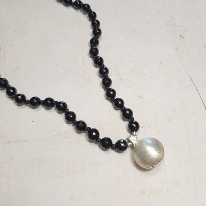 Bijou spirituel mala onyx et appeleur d’anges, symbole de protection. chapelet bouddhiste.