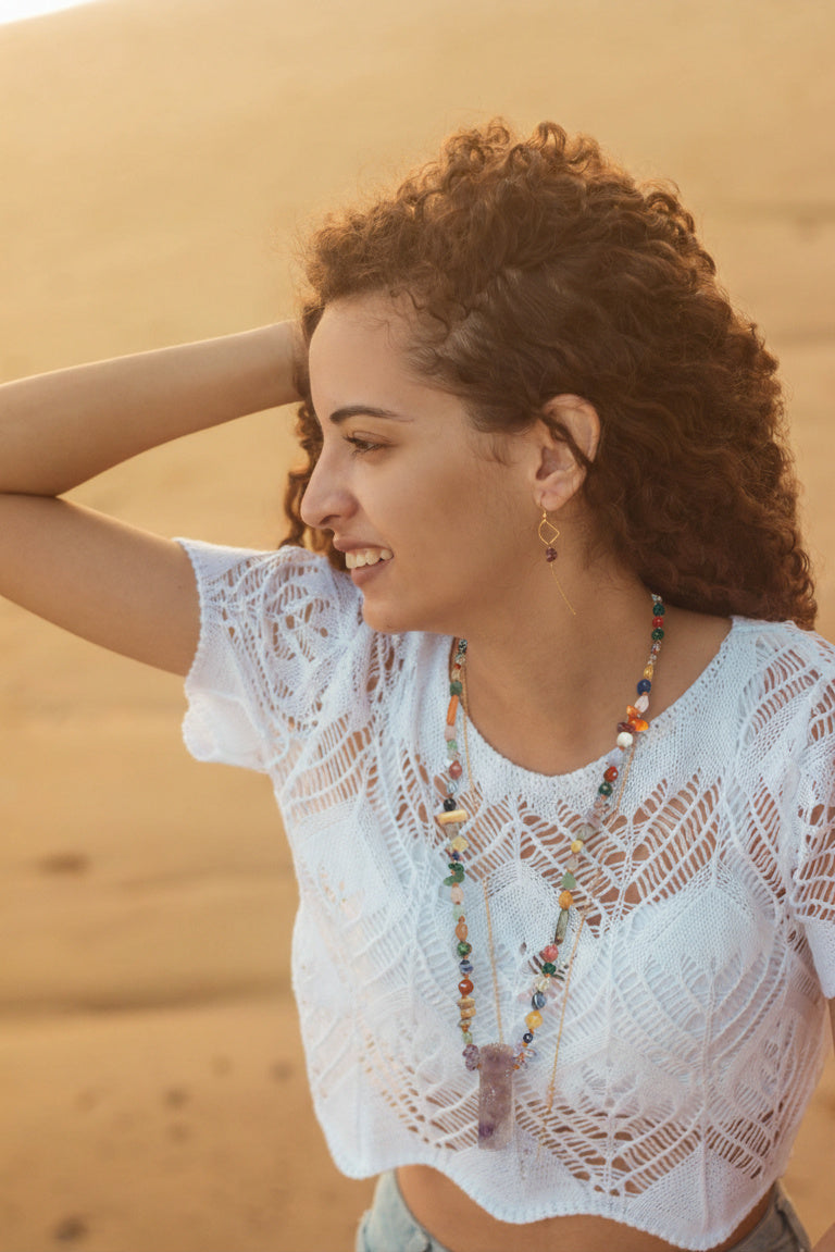 collier long en pierres naturelles avec améthyste brute