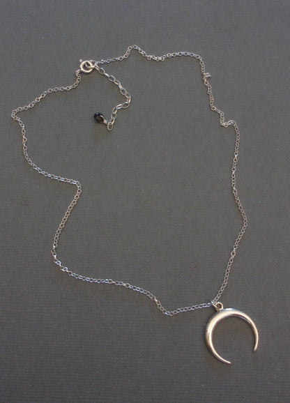 Collier Corne, Croissant de Lune en Argent 925