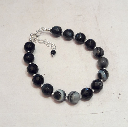 Bracelet en argent 925 et pierres naturelles  d’agate rubanée. Pour homme ou femme