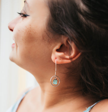 Boucles d'Oreilles Ethniques en Argent Massif et Apatite Bleue