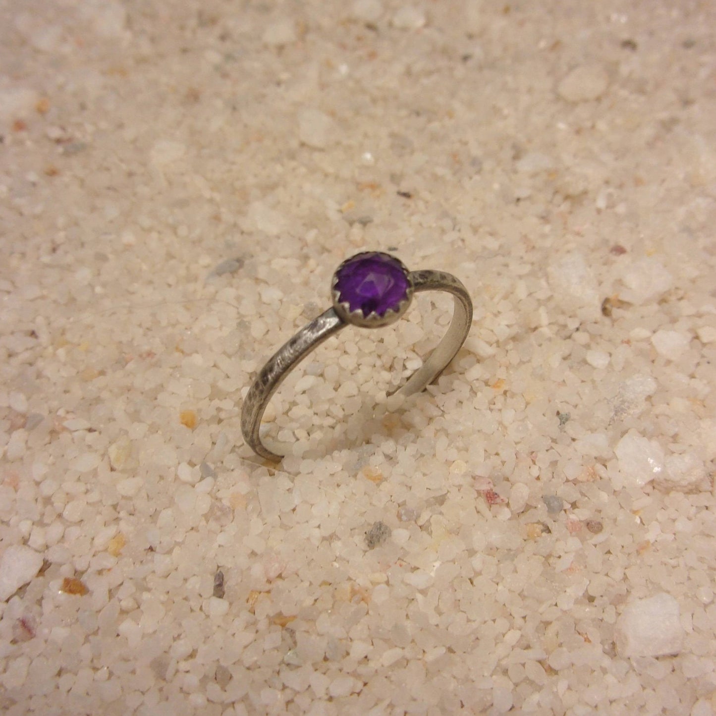 bague fine en argent massif et améthyste pour femme