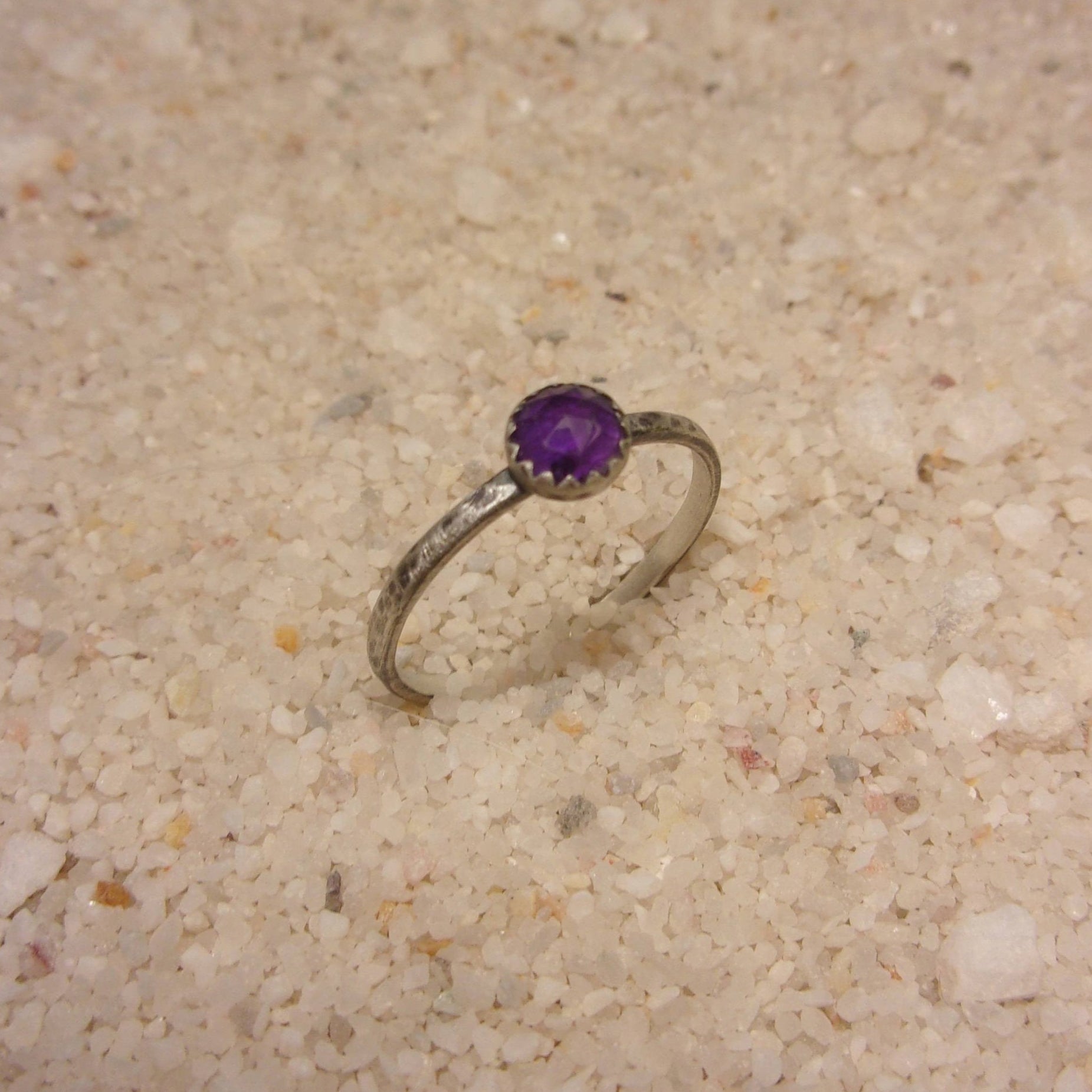 bague fine en argent massif et améthyste pour femme