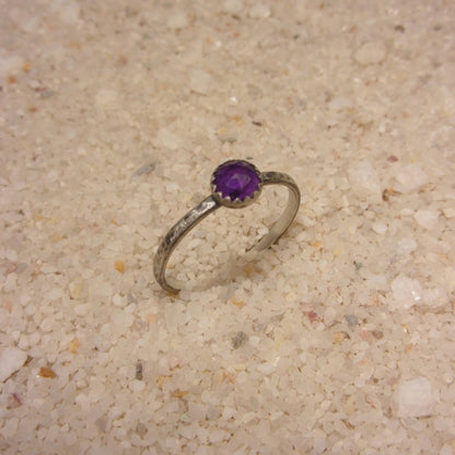 bague fine en argent massif et améthyste pour femme