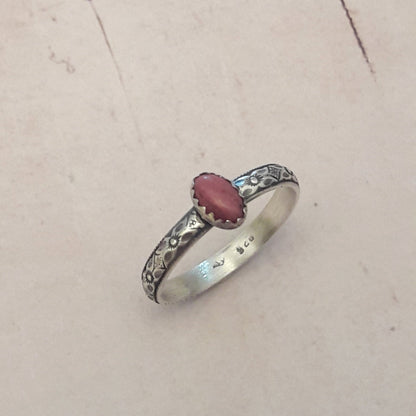 bague en argent 925 avec une pierre de rhodonite, motifs fleurs