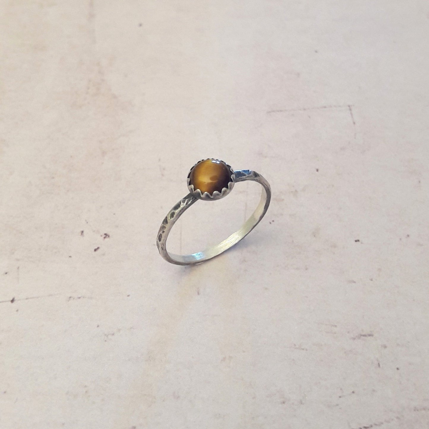 bague pour femme en argent 925 avec une pierre oeil de tigre
