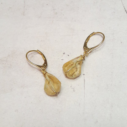Boucles d'oreilles dormeuses pendantes en argent sterling doré et citrine, pierre brute.