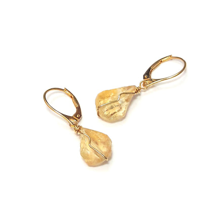 Boucles d'oreilles dormeuses courtes en argent sterling doré et citrine, pierre brute.