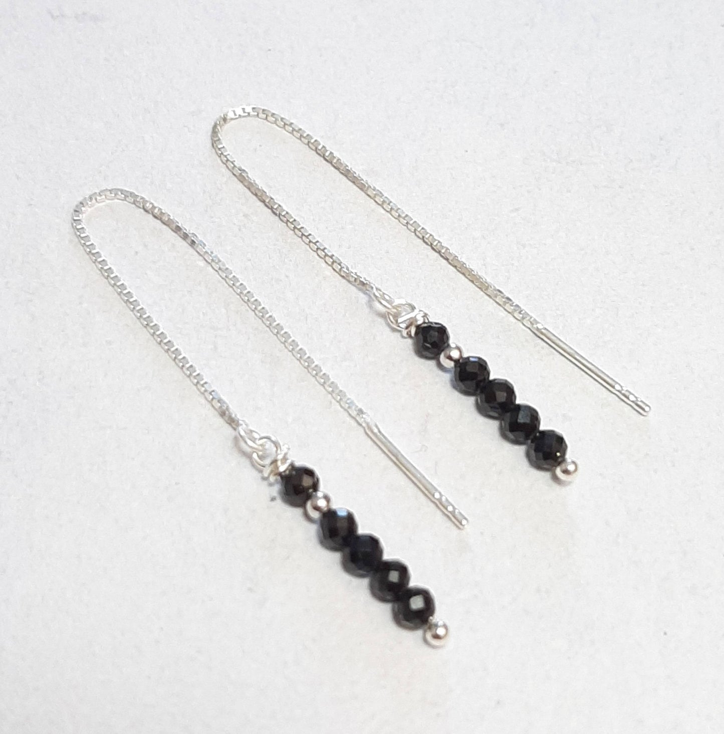 Boucles d'Oreilles chaînes réglables en argent 925 et pierres noires