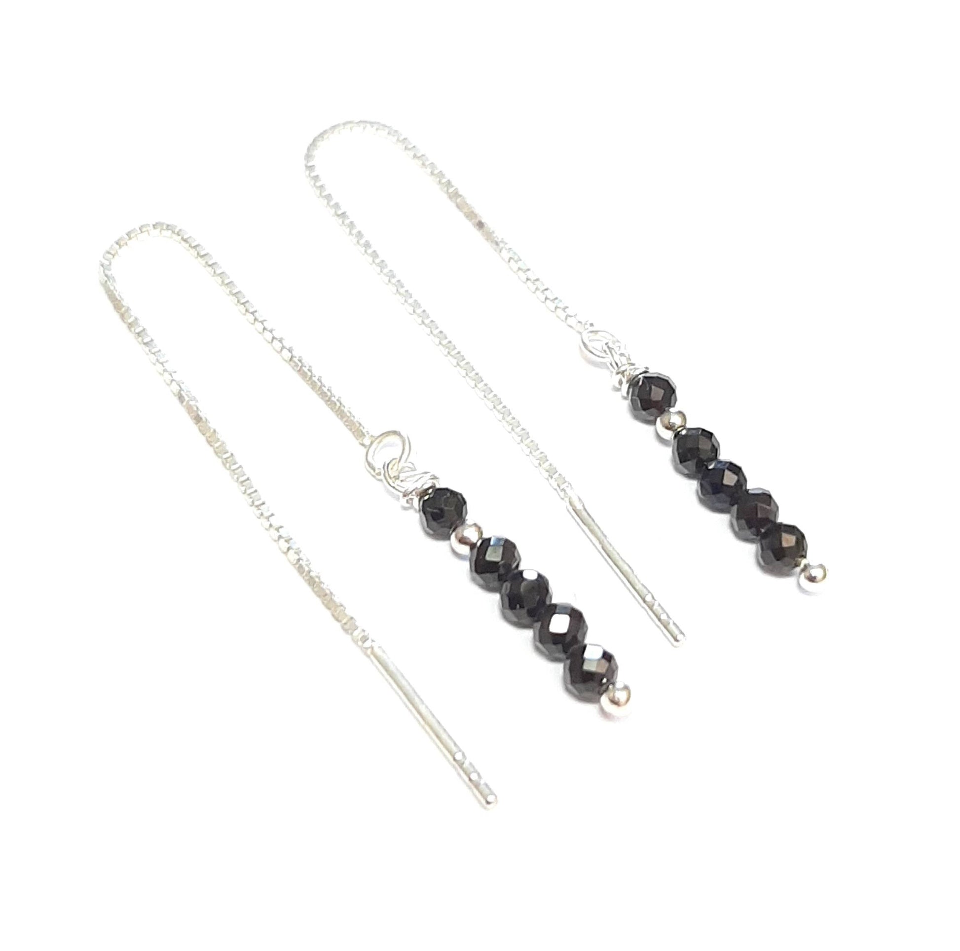 Boucles d'oreilles chaines traversantes en argent sterling et spinelle noire