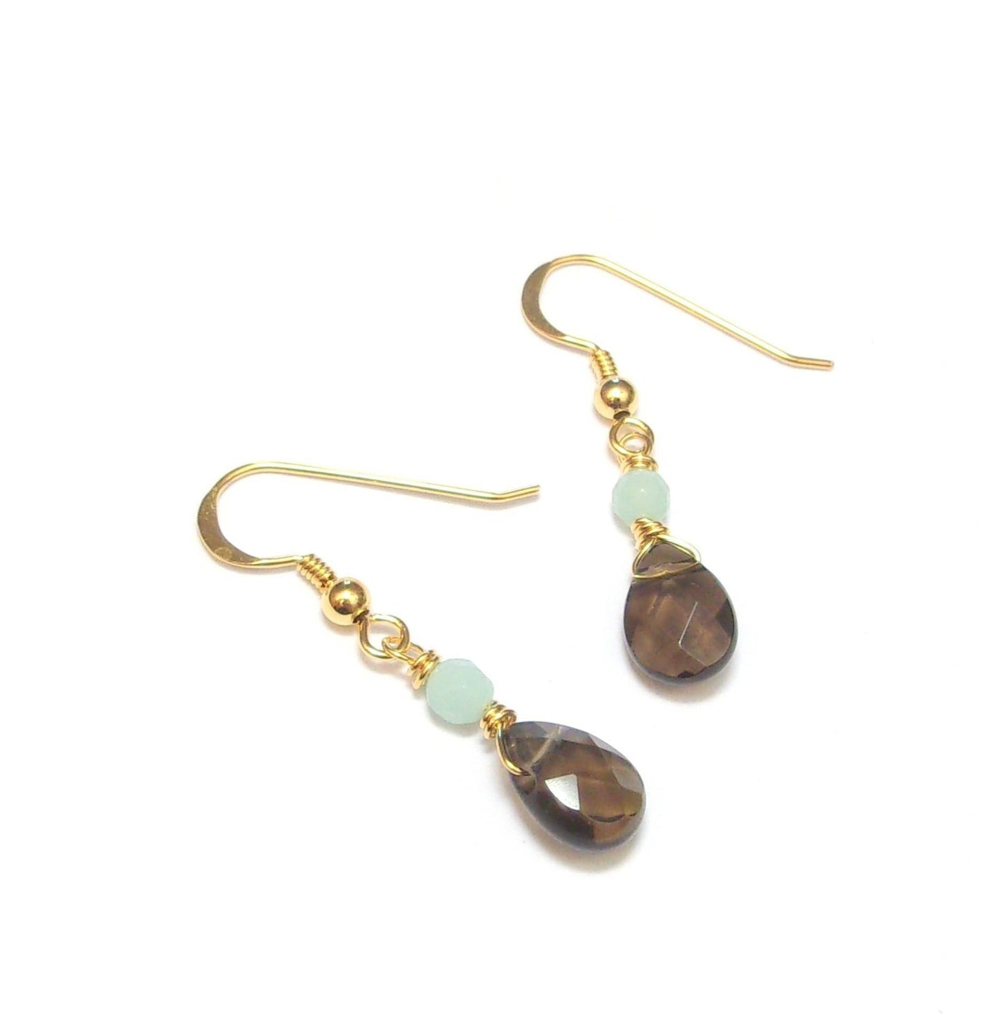 Boucles d'oreilles courtes en argent 925 doré à l'or fin, avec des pierres naturelles : quartz fumé et amazonite.