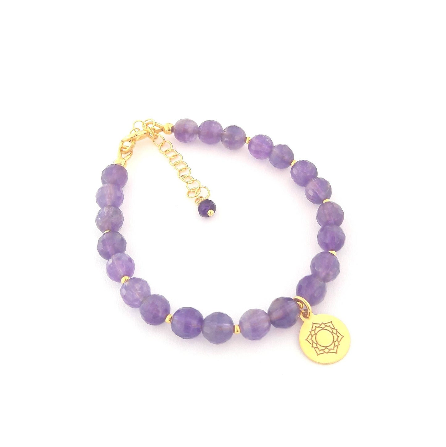 Bracelet bohème en améthyste et argent 925 doré avec médaille chakra Sahasrara.