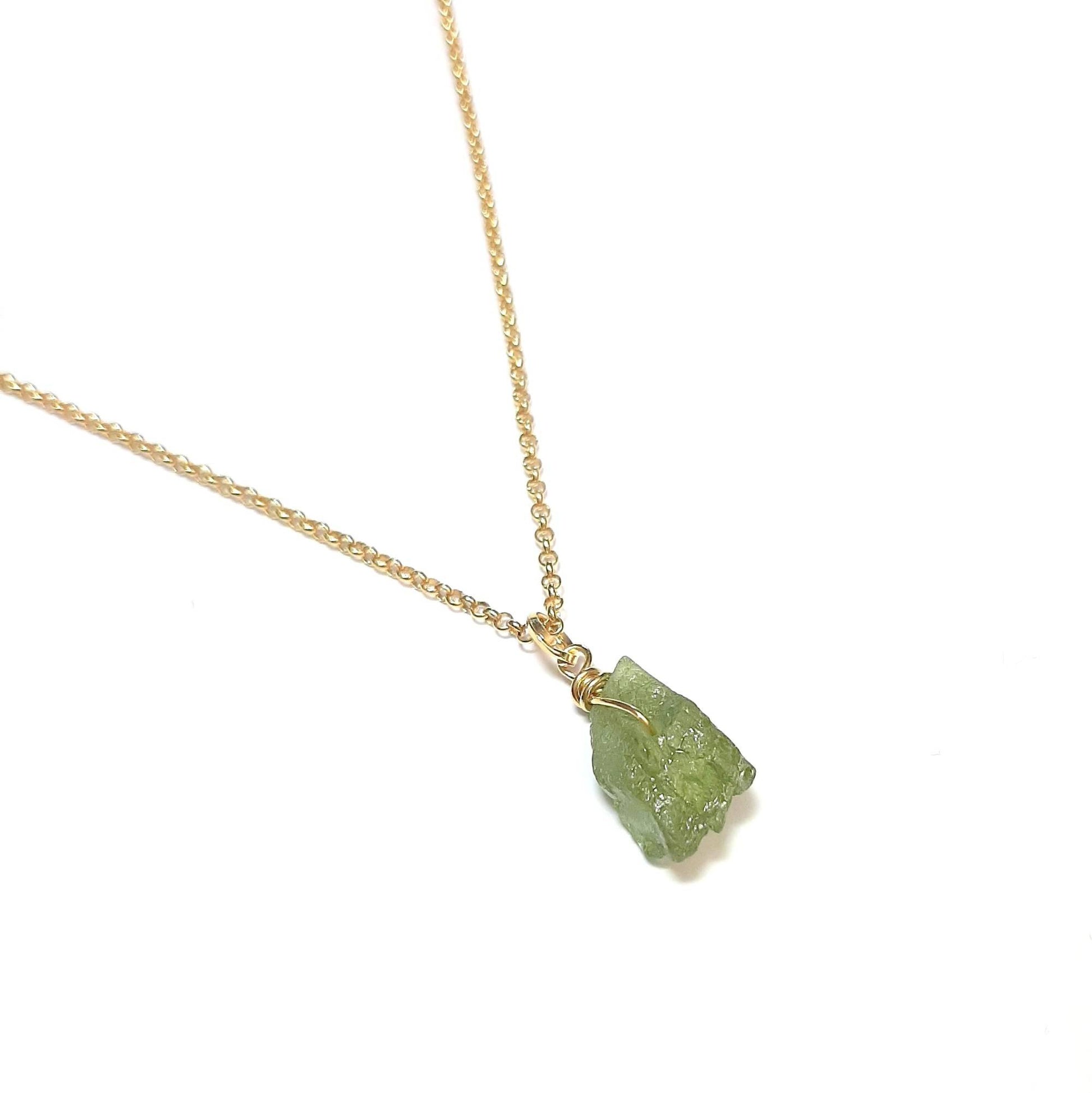 Collier en grenat vert brut - Argent 925 doré, bijou éthique et naturel