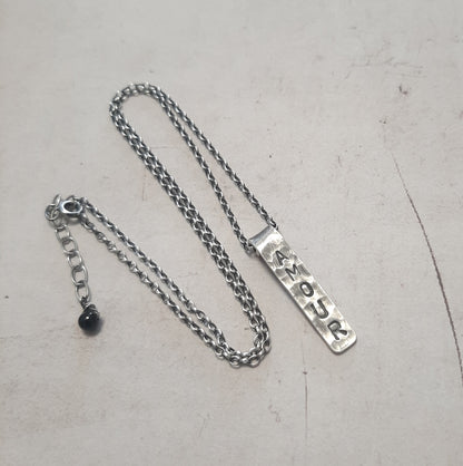 Collier personnalisé prénom, collier pour homme. Bijoux personnalisés et gravés à la main.
