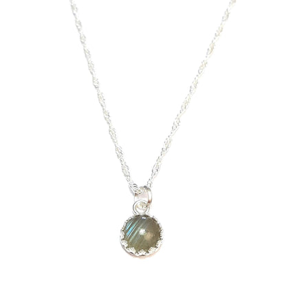 Collier court en argent sterling et pierres naturelles de labradorite
