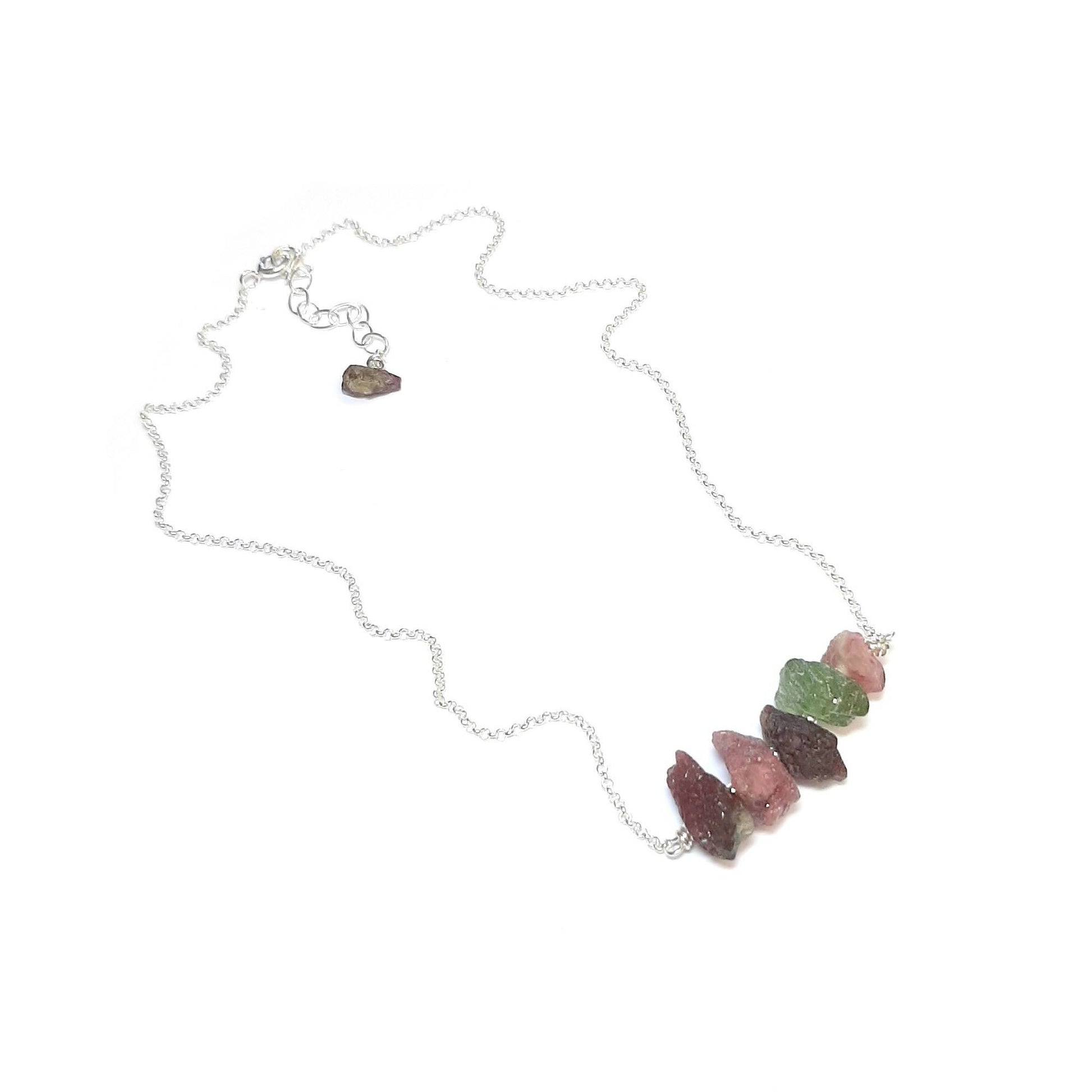 Collier tourmaline brute
Bijou en pierre naturelle
Collier argent 925 éthique
Bijou artisanal fait main
Cadeau pierre protectrice